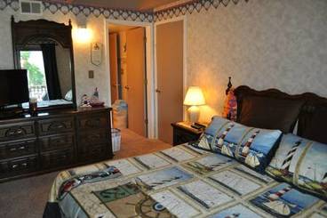 Bedroom of 2700 N Shore Dr #G-24