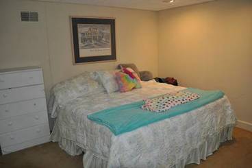 Bedroom of 2502 N Shore Dr