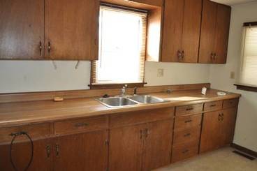 Kitchen of 2306 2nd Ave S