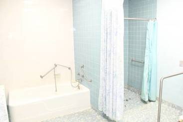 Shower Room of 465 Highway 18